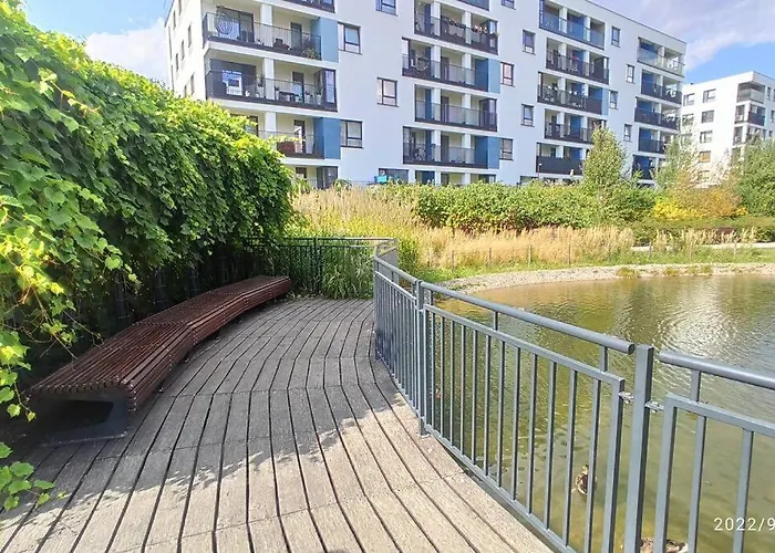 Comfy, Familly Friendly Apartment. Balcony. Garage.