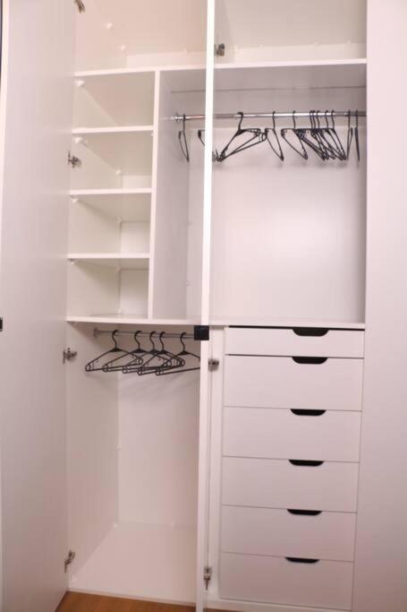 Apartment Comfy, Familly Friendly Apartment. Balcony. Garage. Warschau