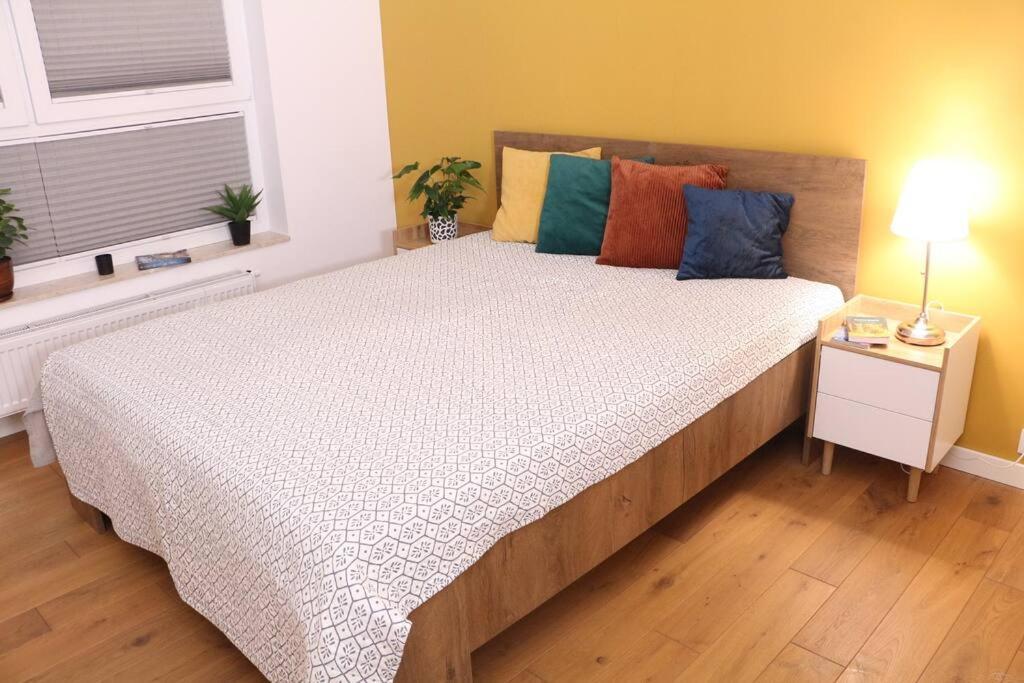 Comfy, Familly Friendly Apartment. Balcony. Garage. Apartment